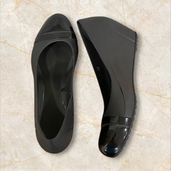 Crocs Women Wedge Cap Toe Slip-on Rubber Black Shoes Size 10W (fits like 9 1/2) - Picture 5 of 7